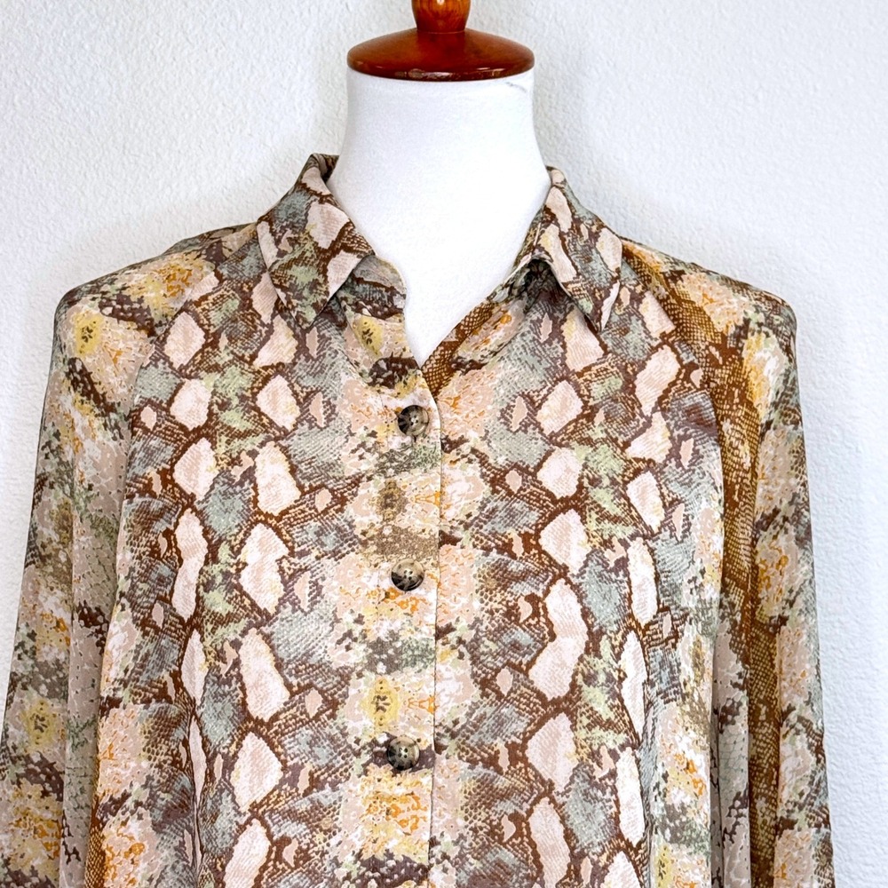 WILFRED Aritizia Henrietta Sheer Crop Blouse LG Snake Print Tans Career Wear LS - Picture 2 of 8